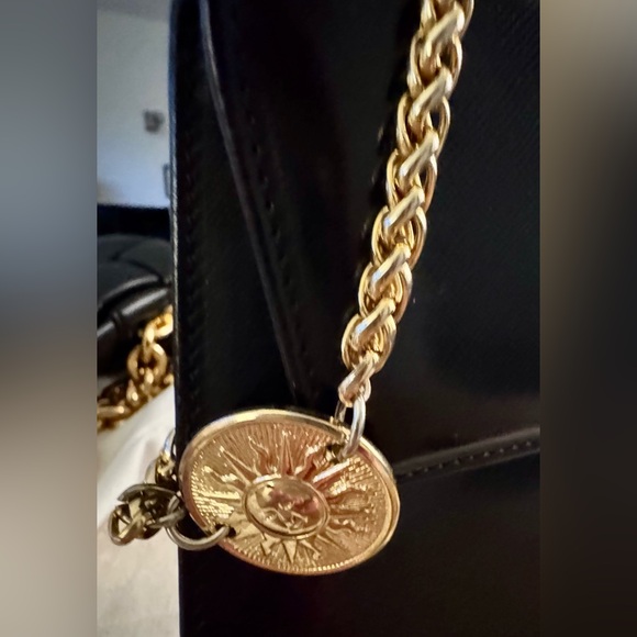 VERSACE Vintage classic. Black MEDALLION bag w shining gold hardware. A STEAL. - Picture 5 of 15